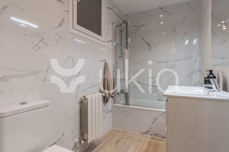 Foto a2bbfa10-b831-4da5-96d3-77ff86e3101b. Alquiler apartamento  de 3 dormitorios con terraza en Almagro en Madrid