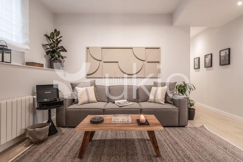 Foto a618ae2c-7fa7-4985-8ecd-c38f1dd1647b. Alquiler apartamento  de 3 dormitorios con terraza en Almagro en Madrid