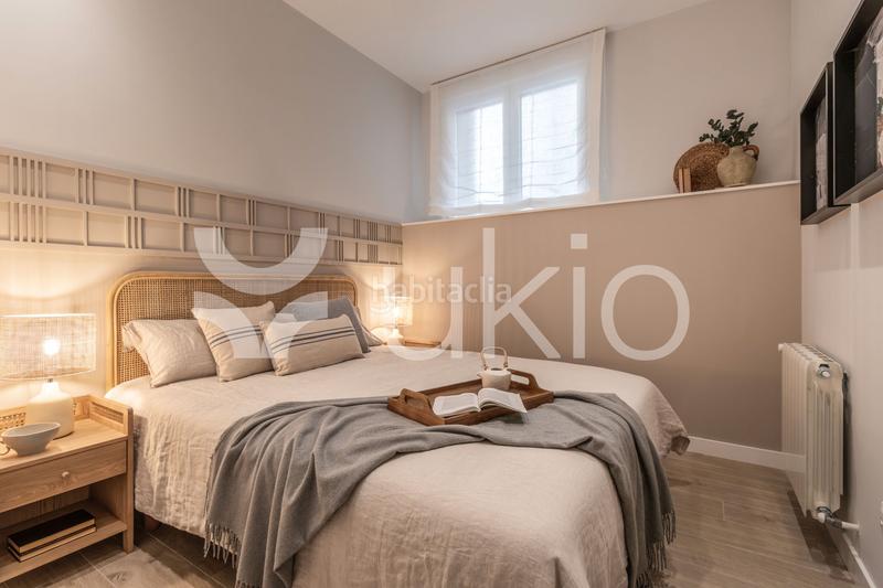 Foto ae3aa506-f19f-4777-8903-f94a13d5dc68. Alquiler apartamento  de 3 dormitorios con terraza en Almagro en Madrid