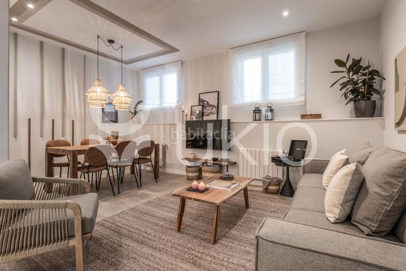Foto bd58c2be-1d75-4cf3-8157-6a46482c3d2c. Alquiler apartamento  de 3 dormitorios con terraza en Almagro en Madrid