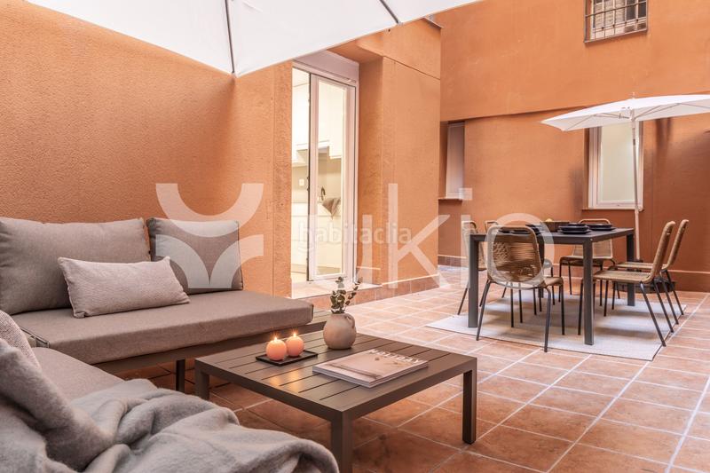 Foto e1a0c1a0-3364-4811-82d3-bd12b3f04f7f. Alquiler apartamento  de 3 dormitorios con terraza en Almagro en Madrid