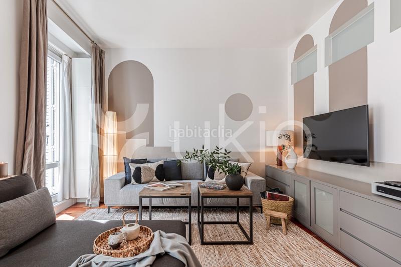 Foto 2702fcb2-f53f-4089-8a31-36148e002ce3. Alquiler apartamento  de 2 dormitorios en Almagro en Madrid