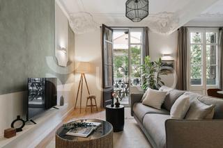 Affitto Monolocale  Carrer de la diputació. Estudio con balcón en eixample esquerra