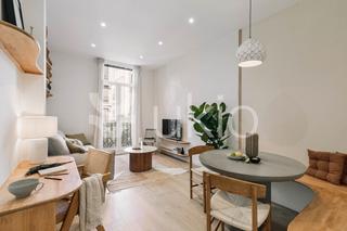 Affitto Piccolo appartamento  Carrer de mallorca. Apartamento de 2 dormitorios con balcón en eixample dreta