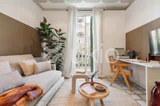 Alquiler Apartamento  Carrer de rocafort. 2 bedrooms apartment with balcony in eixample esquerra