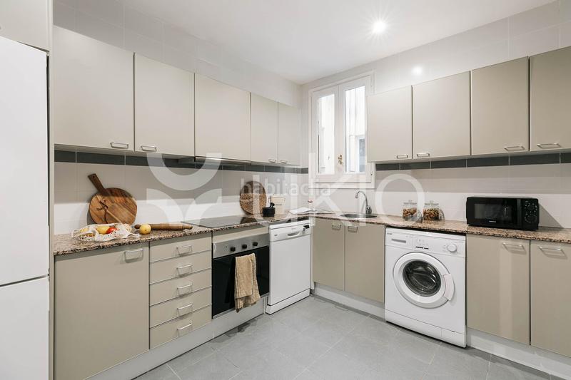 Foto 6872800f-de70-4aa2-a158-a9c2923462b9. Alquiler apartamento  de 2 dormitorios con oficina en eixample dreta en Barcelona