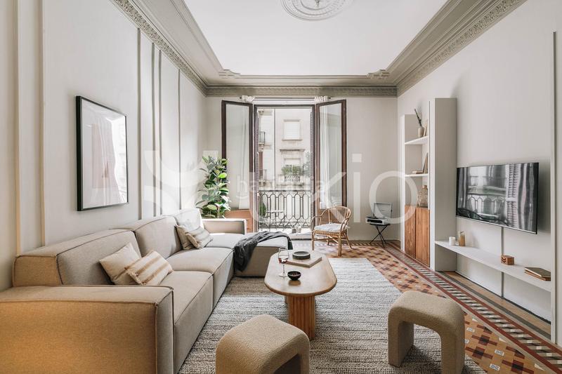 Foto d04a1dc7-3e5f-4c19-969d-f902d0cc2422. Alquiler apartamento  de 2 dormitorios con oficina en eixample dreta en Barcelona