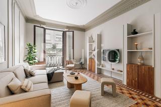 Location Appartement  Carrer de la diputació. Apartamento de 2 dormitorios con oficina en eixample dreta