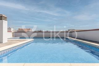 Lloguer Apartament  Calle de viriato. Apartamento de 1 dormitorio con piscina compartida en trafalgar