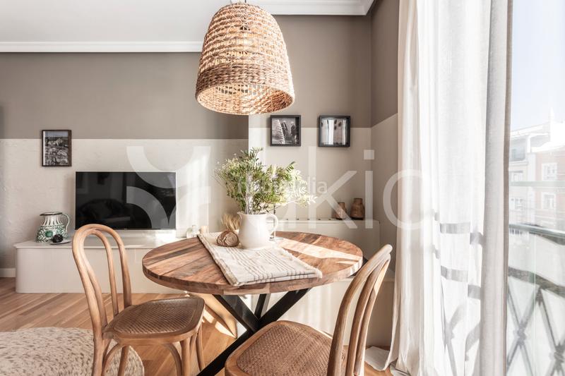 Foto fea6d3de-e746-46a2-b6d1-8609c506c5aa. Lloguer apartament a Recoletos Madrid