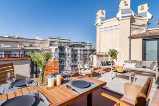 Affitto Piccolo appartamento  Calle de luchana. Apartamento de 3 dormitorios con oficina y terraza en trafalgar