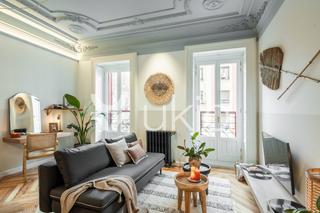 Miete Appartement  Calle de francisco de rojas. Apartamento de dos habitaciones con gimnasio en almagro