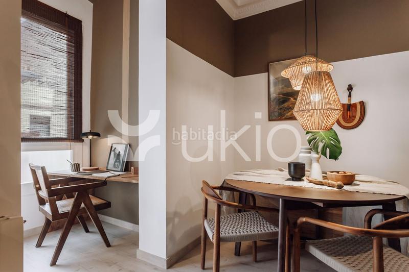 Foto 0e84a6c9-6bde-4dc3-ad27-a2ee66fea0d4. Alquiler apartamento  3 dormitorios en gràcia en Barcelona