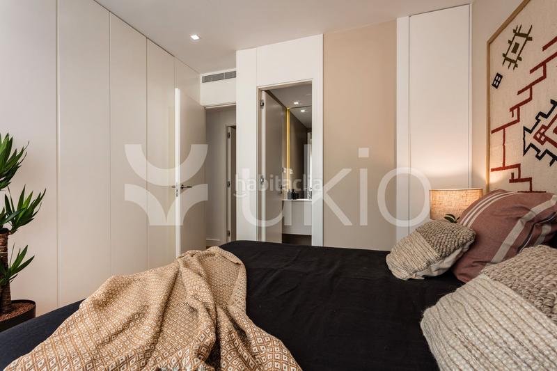 Foto 137634fe-fac2-4c93-87c8-ec808a1cb5fe. Alquiler apartamento  de 3 dormitorios en Almagro en Madrid