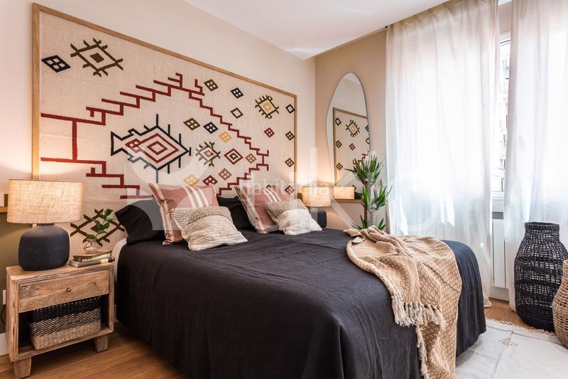 Foto 219ef13e-9558-4567-8240-cdf228a43dee. Alquiler apartamento  de 3 dormitorios en Almagro en Madrid