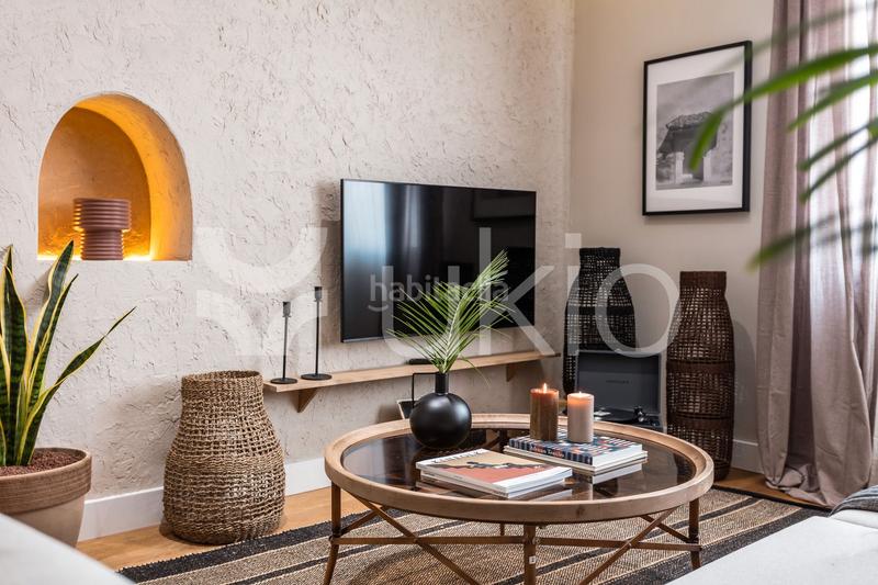 Foto 706b8db1-4e55-41db-9b81-895d9b18f5cc. Alquiler apartamento  de 3 dormitorios en Almagro en Madrid