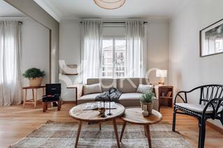 Location Appartement  Carrer de la diputació. Apartamento de 2 dormitorios con despacho en eixample dreta