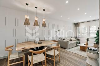 Alquiler Apartamento  Carrer de sardenya. Apartamento de 3 dormitorios en sagrada familia