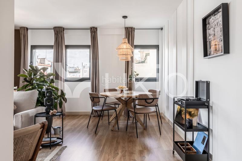 Foto 22b0e654-ca6f-4cf0-9134-dad28e0d2d35. Alquiler piso apartamento de 3 dormitorios en chueca en Madrid