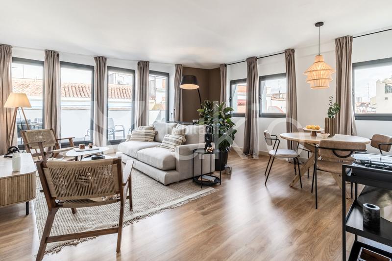 Foto 25bc8208-4ac7-4ed5-b16c-fd4c54bf9f32. Alquiler piso apartamento de 3 dormitorios en chueca en Madrid