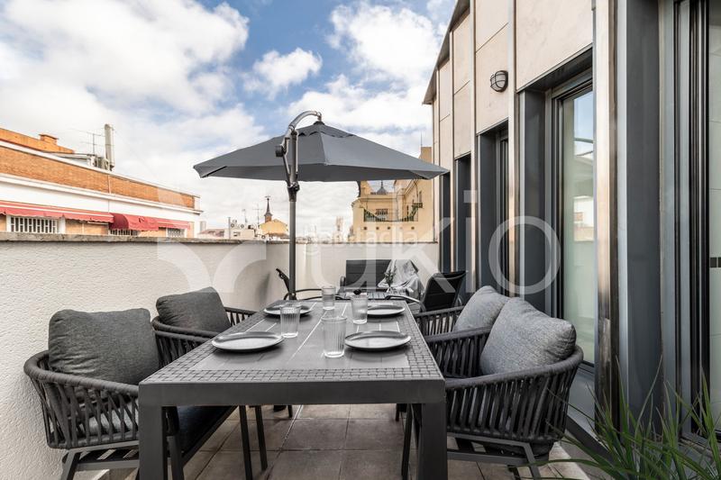 Foto 62da6dd0-ddbe-4eb8-8dc5-544559343a37. Alquiler piso apartamento de 3 dormitorios en chueca en Madrid