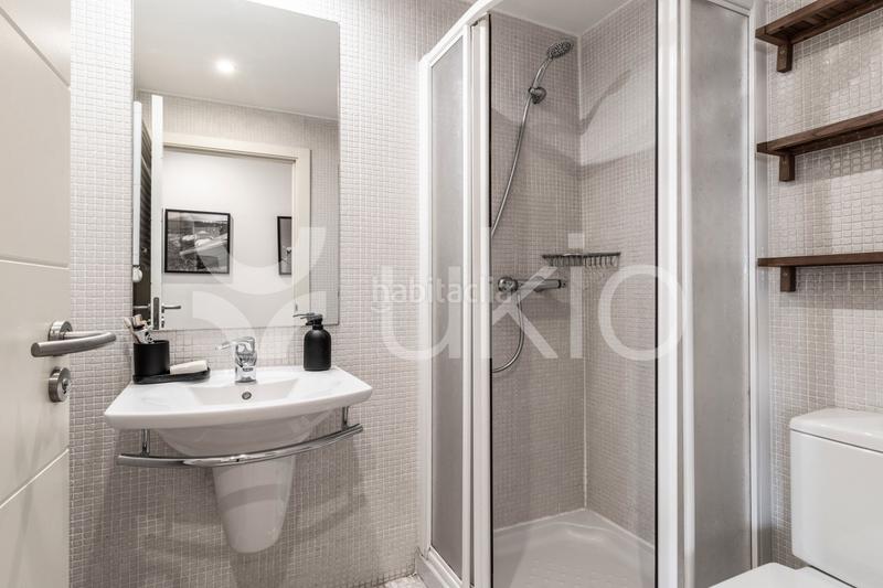 Foto 86812a97-3408-48f3-bdb4-3eb4bb8f0a84. Alquiler piso apartamento de 3 dormitorios en chueca en Madrid