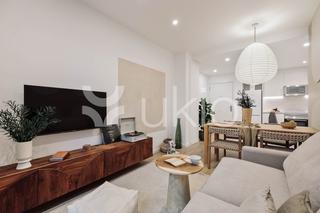 Location Appartement  Carrer de les jonqueres. Apartamento de 2 dormitorios con balcón y terraza en ciutat vell