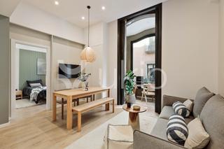 Rent Apartment  Carrer de les jonqueres. Apartamento de 2 dormitorios con terrasse en ciutat vella