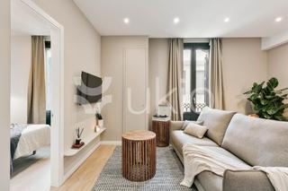 Location Appartement  Carrer de les jonqueres. Apartamento de 2 dormitorios con terraza en ciutat vella