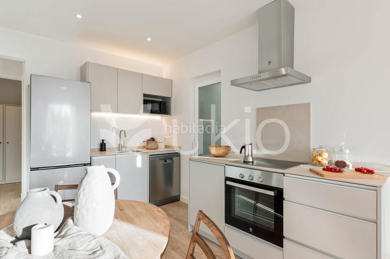 Foto 08d2ff66-bdf7-4d76-9b05-001966116a9a. Alquiler ático  de 1 habitación con oficina y terraza en sant gervasi en Barcelona