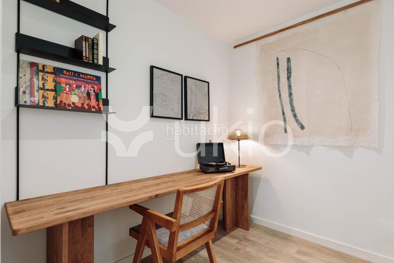 Foto 12b2c223-1c6e-40d1-88b0-a5ad8087f13a. Alquiler ático  de 1 habitación con oficina y terraza en sant gervasi en Barcelona