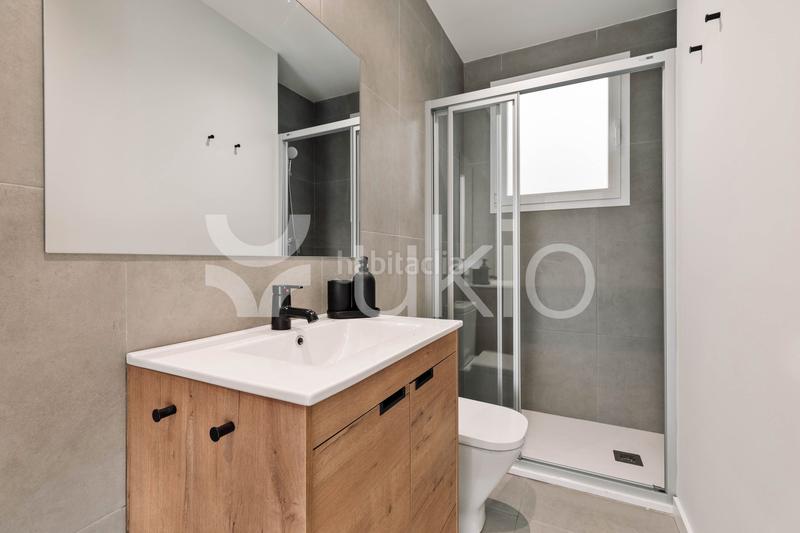 Foto 304c98a8-330a-459e-83e2-c40dd42a75f5. Alquiler ático  de 1 habitación con oficina y terraza en sant gervasi en Barcelona