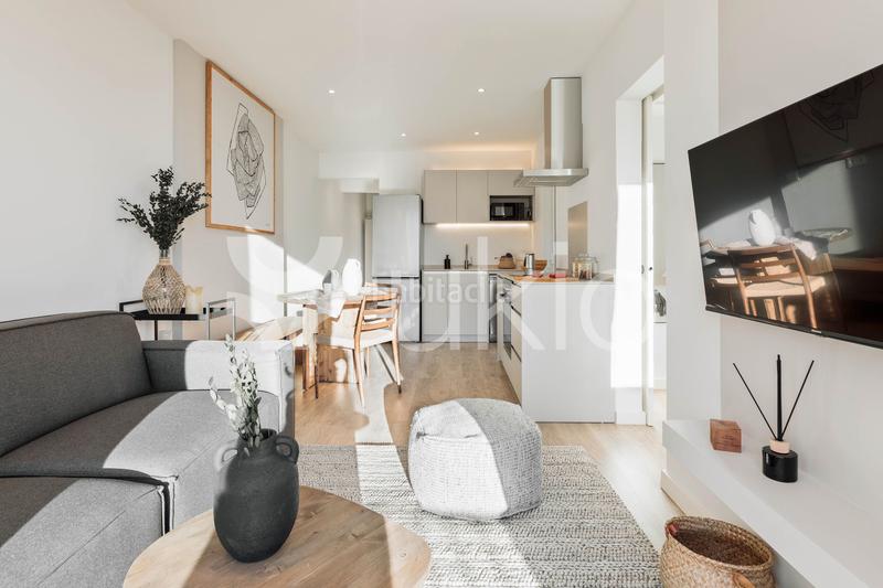 Foto ac6172a9-6214-428e-aa7a-12811bb79a5b. Alquiler ático  de 1 habitación con oficina y terraza en sant gervasi en Barcelona