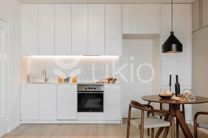 Foto b903ccb9-bb66-45a2-8f79-7a71f181711c. Alquiler ático  de 1 dormitorio con terraza en eixample dreta en Barcelona