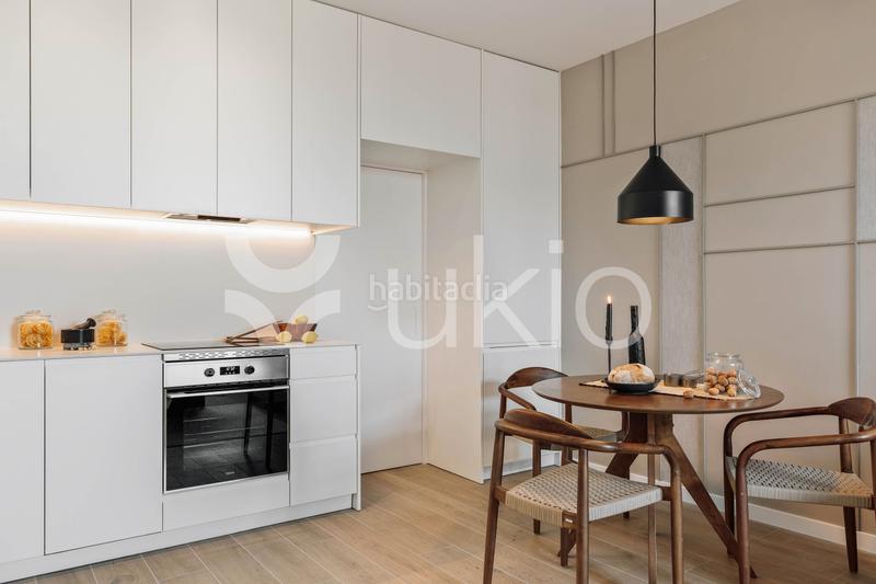 Foto c762a658-66db-42ae-b8a4-2c9dab41df0b. Lloguer àtic amb calefacció a Dreta de l´Eixample Barcelona