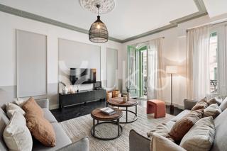 Affitto Piccolo appartamento  Carrer gran de gràcia. Apartamento de 2 habitaciones y oficina en gràcia