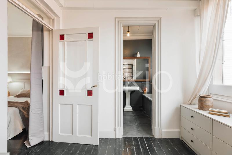 Foto 4f76f90c-984d-4d80-bbb6-5886e52540c6. Alquiler apartamento  de 2 habitaciones y oficina en gràcia en Barcelona