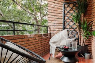 Location Appartement  Carrer de guitard. Apartamento de 3 dormitorios con balcón en les corts
