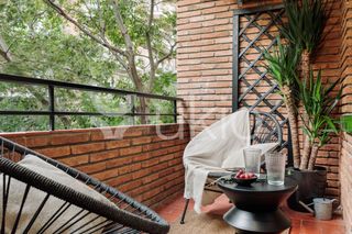 Lloguer Apartament  Carrer de guitard. Apartamento de 3 dormitorios con balc�n en les corts