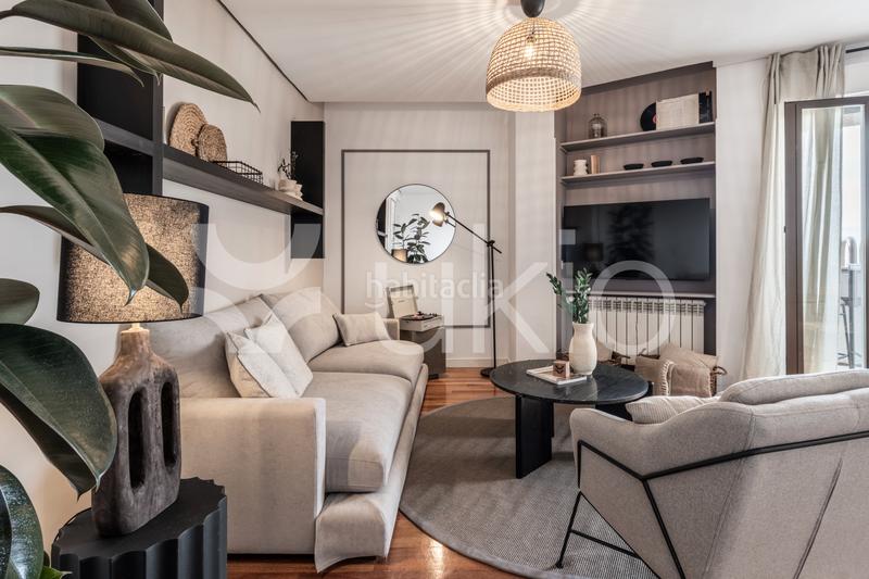 Foto 357ed931-a70e-421e-821f-83b0e0c8659a. Alquiler apartamento  de 2 dormitorios con balcón en goya en Madrid