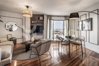 Rent Apartment  Calle de o'donnell. Apartamento de 2 dormitorios con balcón en goya