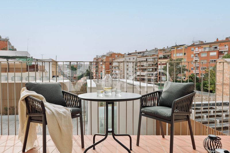 Alquiler Apartamento Carrer de lucà. Apartamento de 4 dormitorios con terraza y oficina en sant gerva