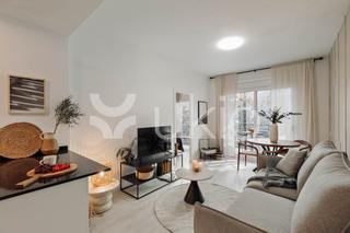 Lloguer Apartament  Carrer de rocafort. Apartamento de 2 dormitorios con balcón en eixample esquerra