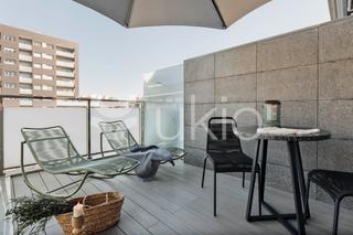 Lloguer Apartament  Carrer de calàbria. Apartamento de 2 dormitorios con terraza en eixample esquerra