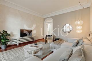 Alquiler Apartamento  Carrer de muntaner. Apartamento de 4 dormitorios con oficina en sant gervasi