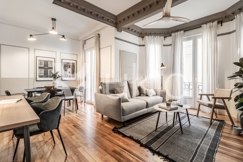 Alquiler Apartamento  Calle de santa engracia. Apartamento de 3 habitaciones en chamberí