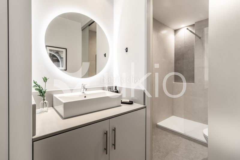 Foto b4542070-9a7c-41a5-b24b-3178a2f26639. Alquiler apartamento  de 2 habitaciones con piscina en chamberí en Madrid