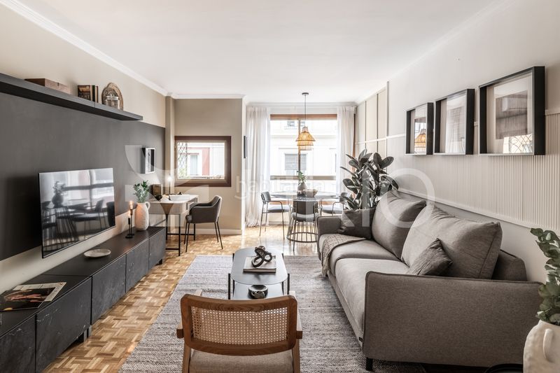 Foto ff203ae3-8572-4d52-a6b2-b3c4c398c57c. Alquiler apartamento  de 2 habitaciones con piscina en chamberí en Madrid