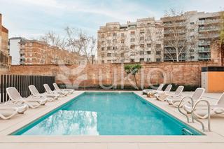 Location Appartement  Carrer de morales. Dúplex de 3 dormitorios con terraza en les corts