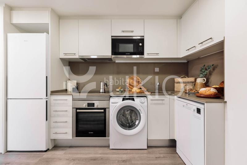 Foto 351edc1c-1074-45b8-a6e3-b0e193cf4de5. Lloguer pis amb calefacció piscina a Barri de les Corts Barcelona